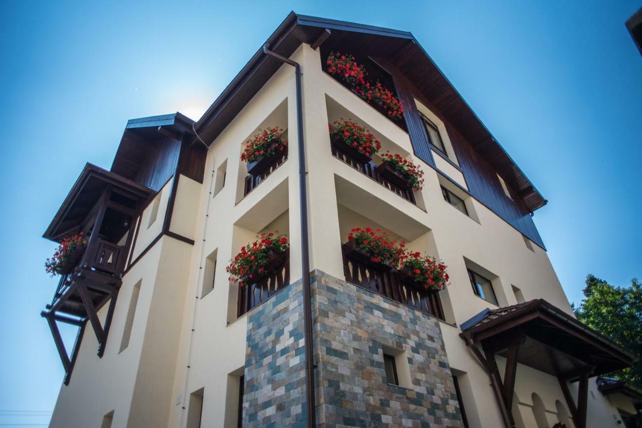 Uphill Residence Sinaia Exteriér fotografie